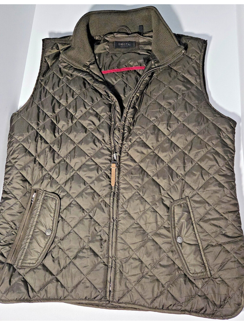 DKOTA Grizzly Men’s XL Quilted Vest Olive Brown Full Zip Outdoor NWOT 24x27